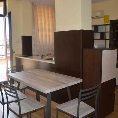 Bratanov Nobel Apartman