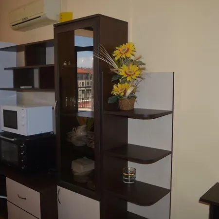 Bratanov Nobel Apartment Slantschew brjag
